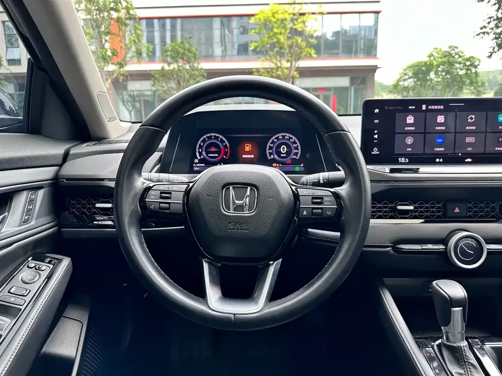 Honda Accord — фото 10