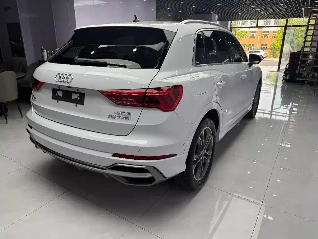 Audi Q3 — фото 8