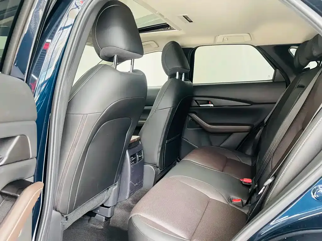 Mazda CX-30 2021 из CN, фото 10