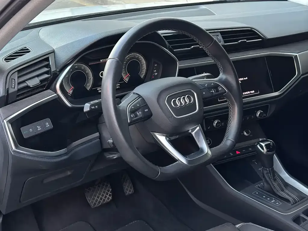 Audi Q3 — фото 4