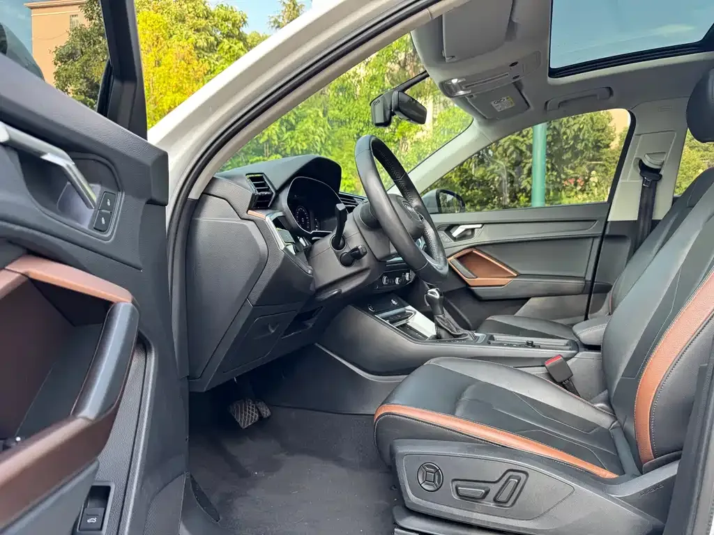 Audi Q3 2021 из CN, фото 3