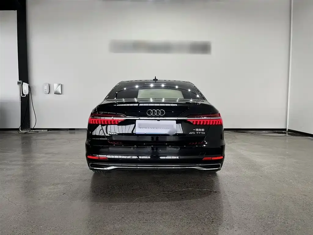 Audi A6L — фото 9