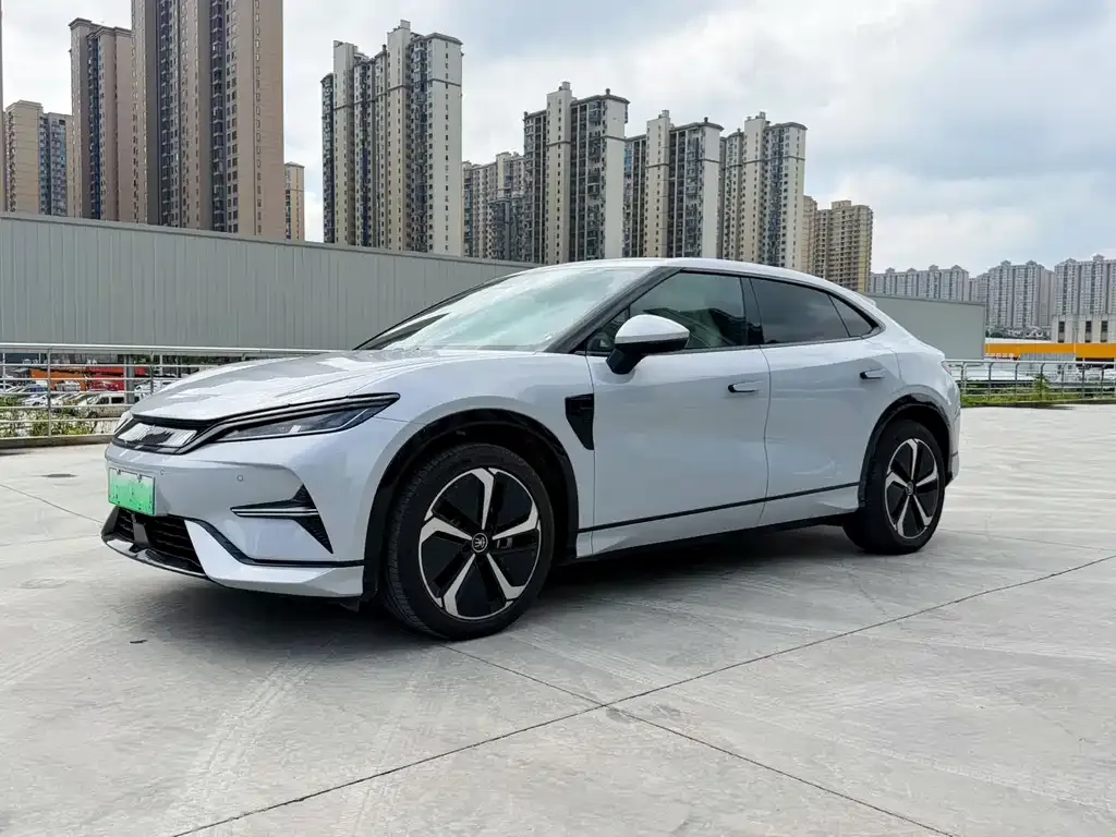 BYD L EV — фото 1