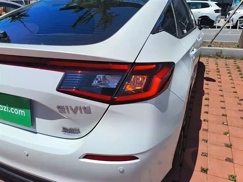 Honda Civic — фото 10