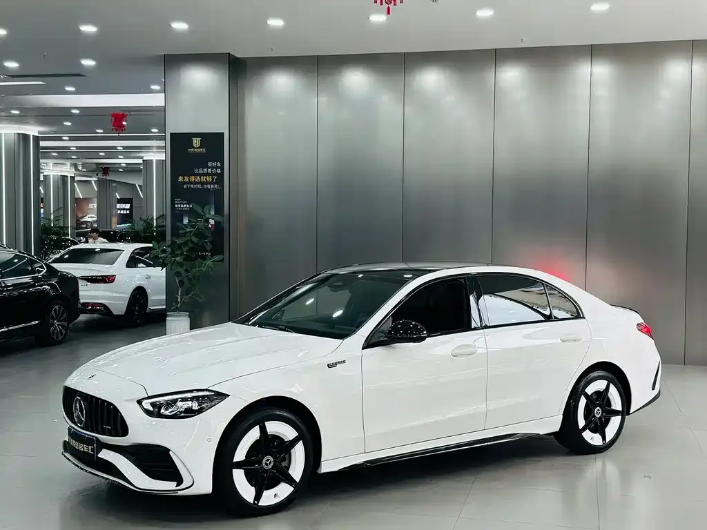 Mercedes-Benz C-Class — фото 1