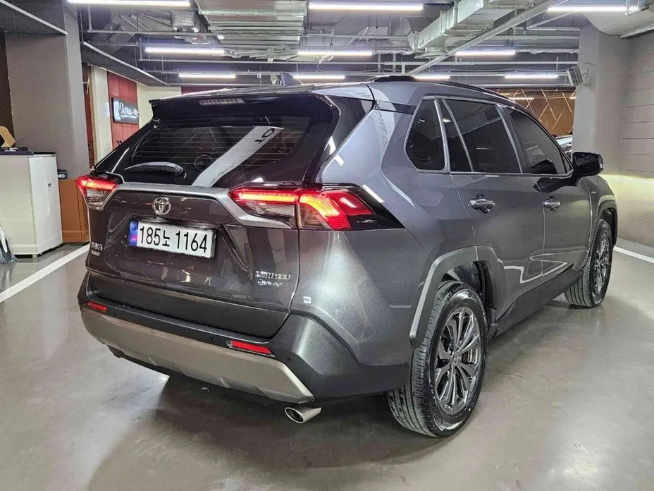 Toyota RAV4 — фото 9