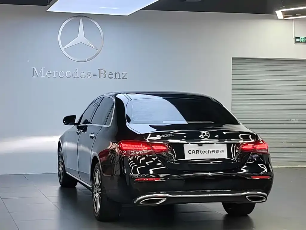 Mercedes-Benz E-Class — фото 3