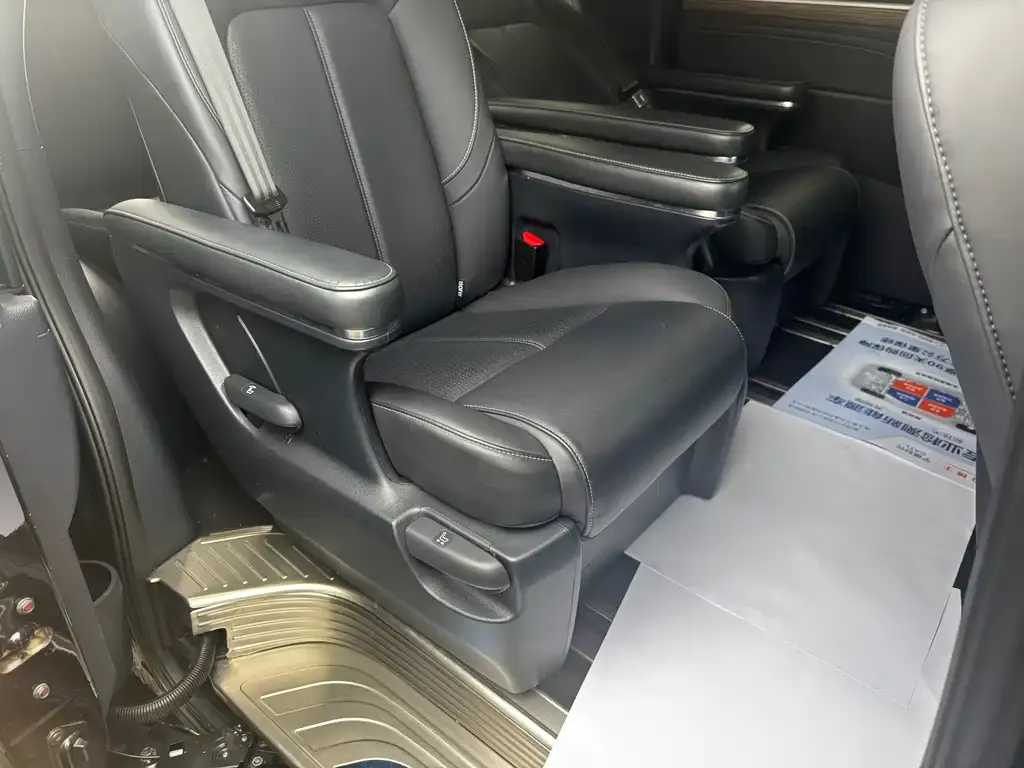 GAC Motor Trumpchi M8 — фото 9