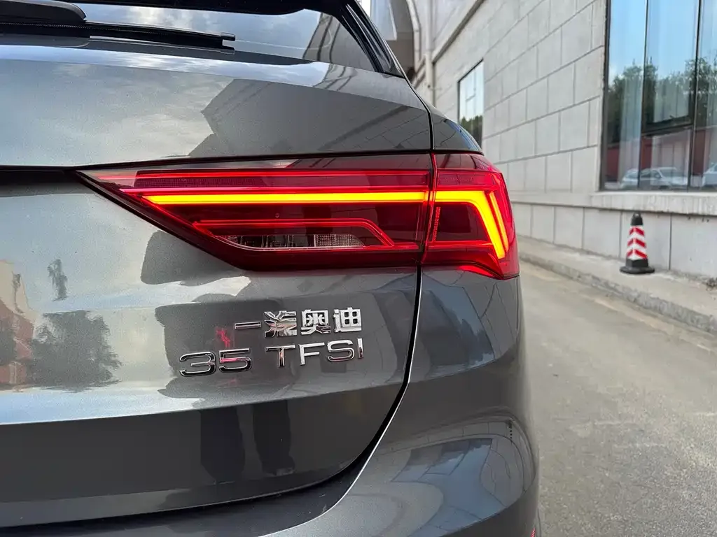 Audi Q3 — фото 5