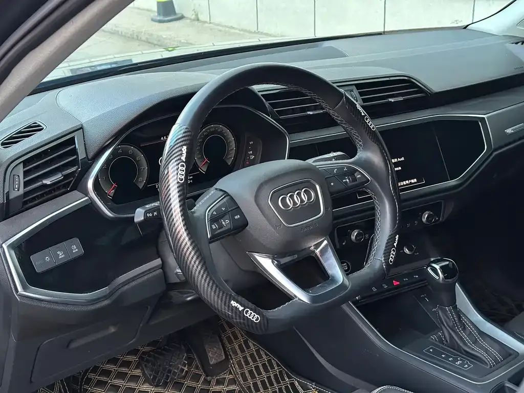 Audi Q3 — фото 7