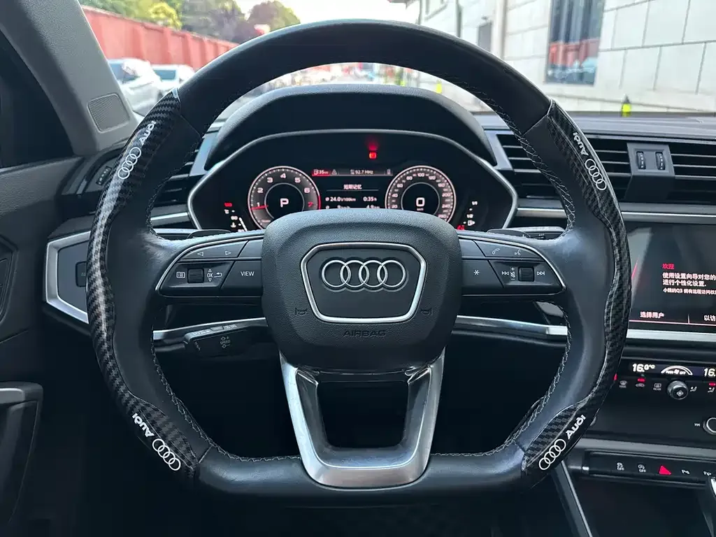 Audi Q3 — фото 4
