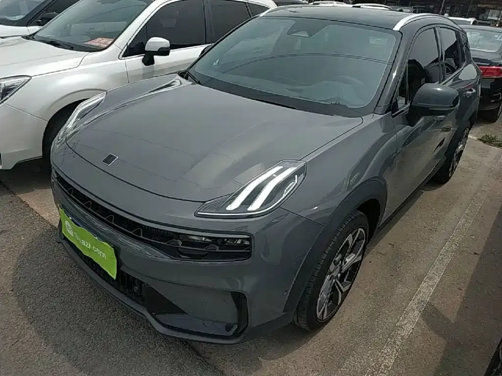 Lynk & Co 06