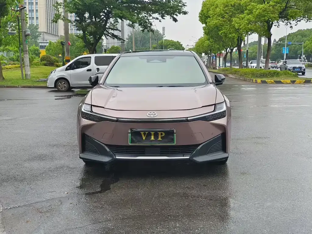 Toyota bZ3 2023 из CN, фото 6