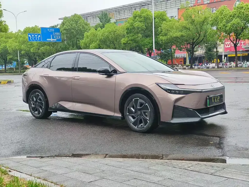 Toyota bZ3 2023 из CN, фото 8