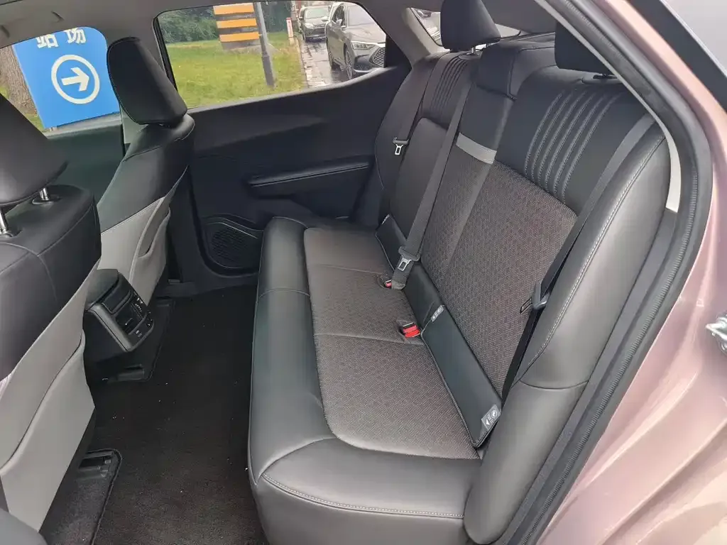 Toyota bZ3 2023 из CN, фото 2