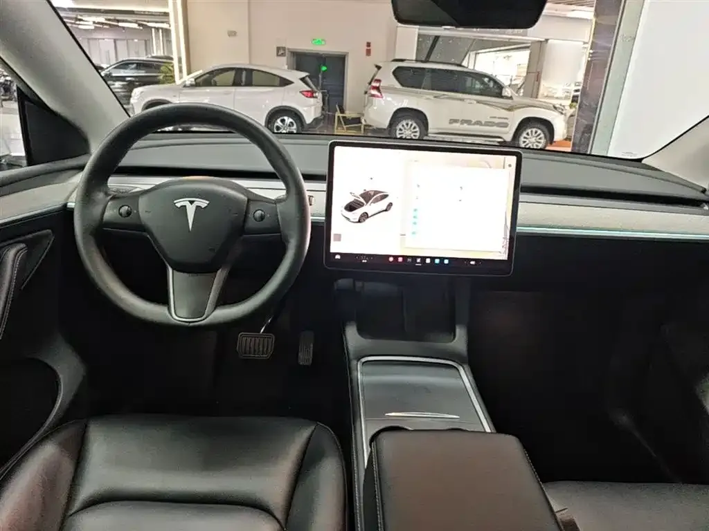 Tesla Model Y — фото 3