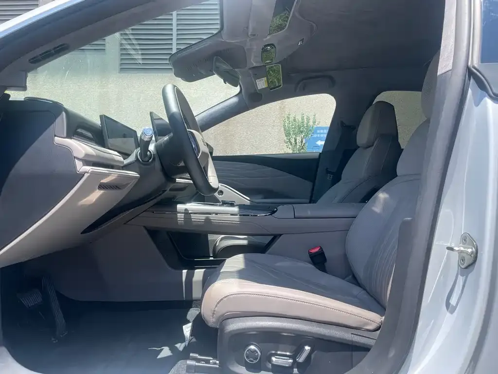 Geely Galaxy Xingyao 8 2025 из CN, фото 6