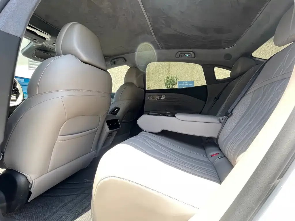 Geely Galaxy Xingyao 8 2025 из CN, фото 4