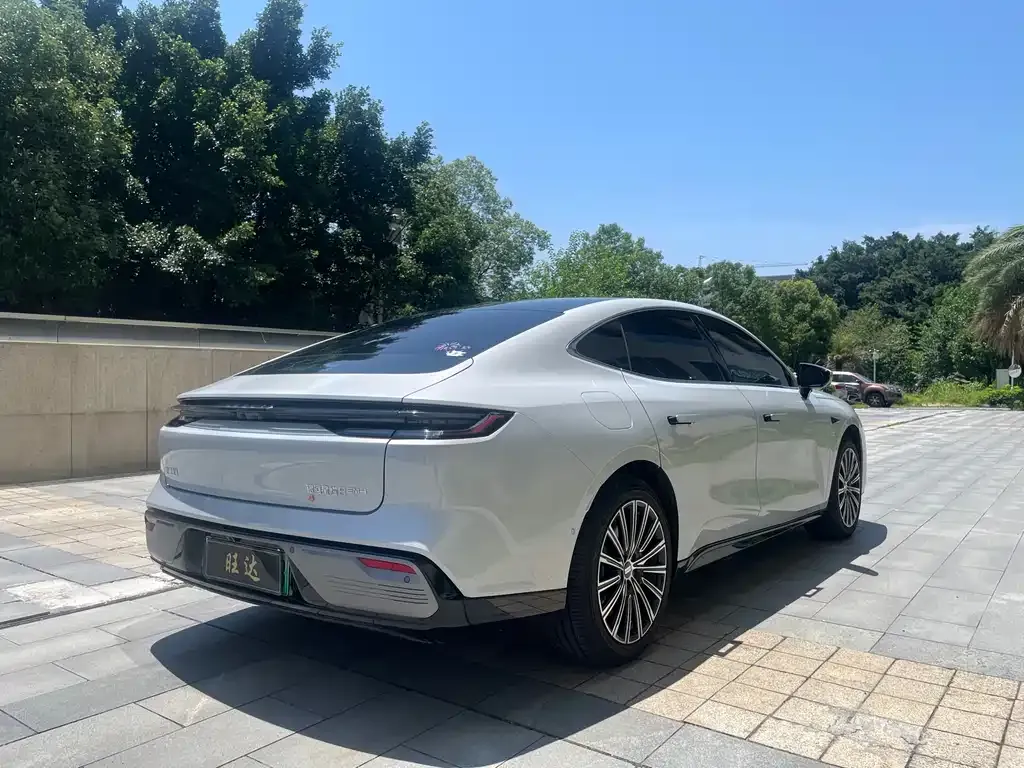 Geely Galaxy Xingyao 8 2025 из CN, фото 3