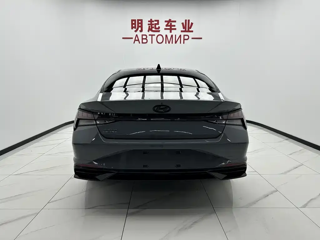 Hyundai Elantra — фото 3