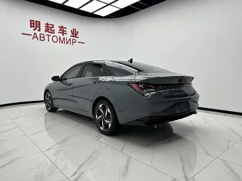 Hyundai Elantra — фото 6