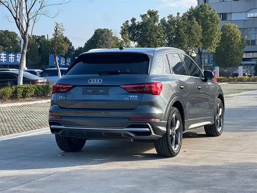 Audi Q3 — фото 8