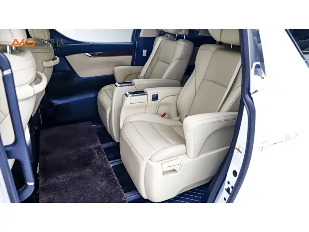 Toyota Alphard — фото 10
