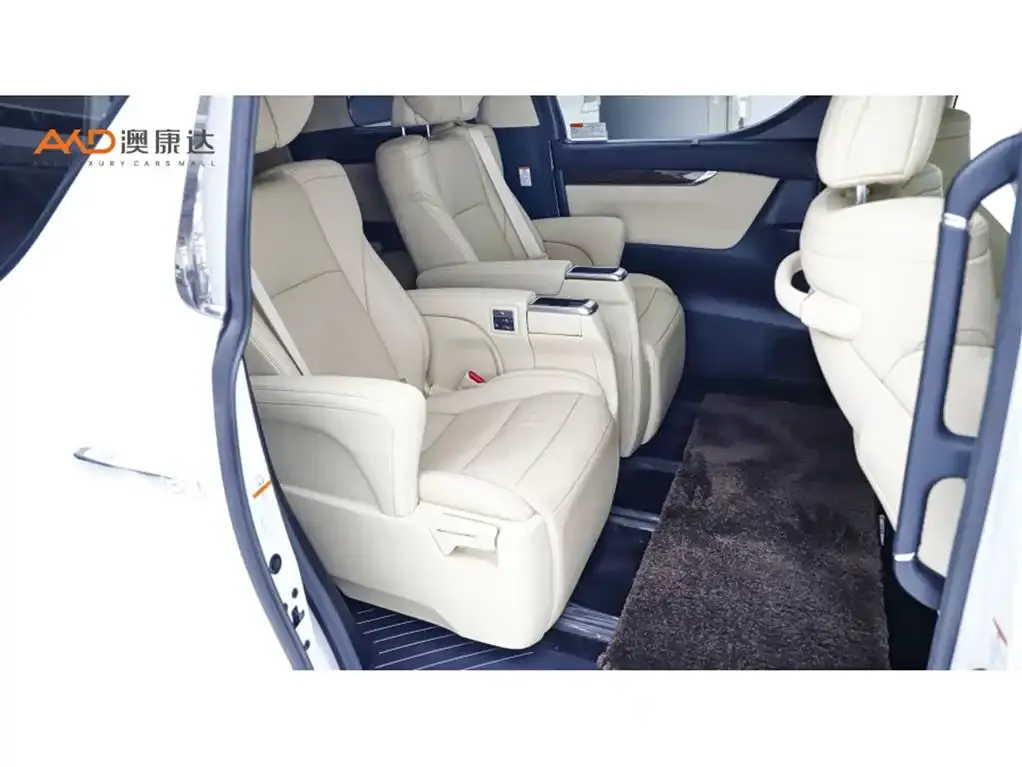 Toyota Alphard — фото 2