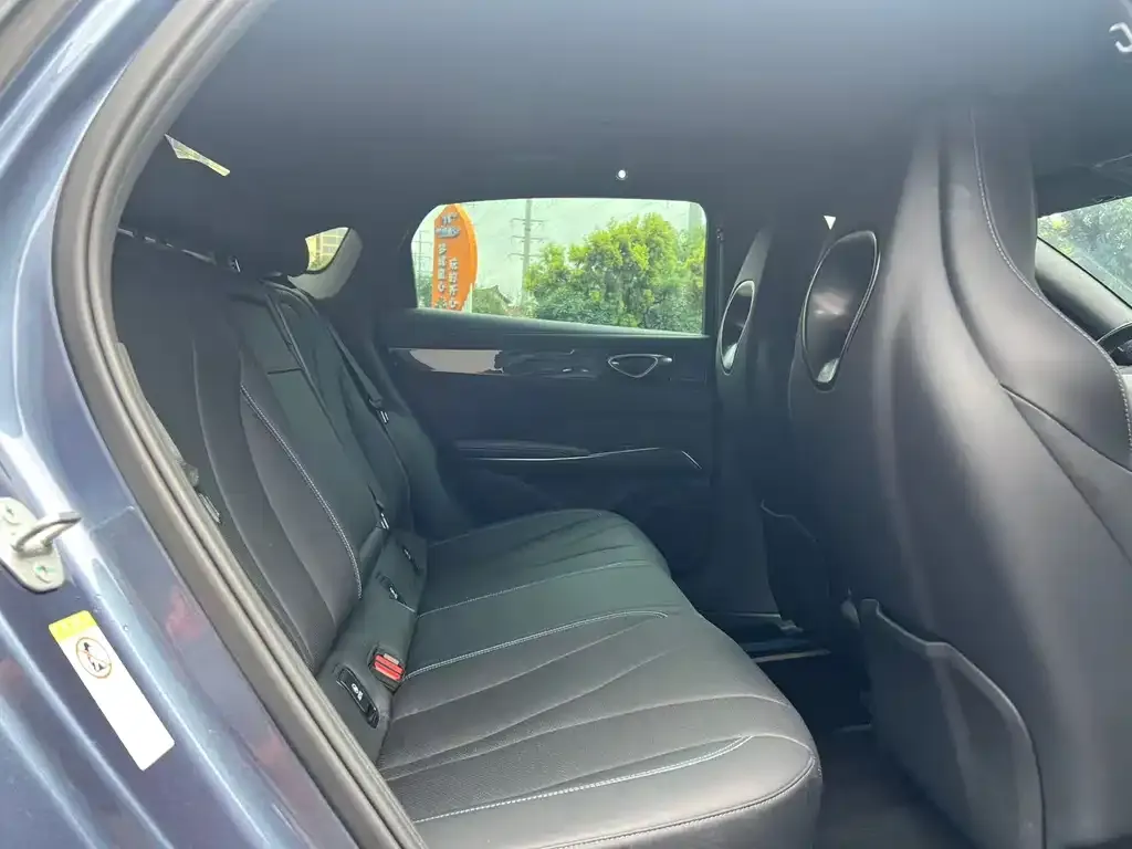 BYD Seal — фото 2