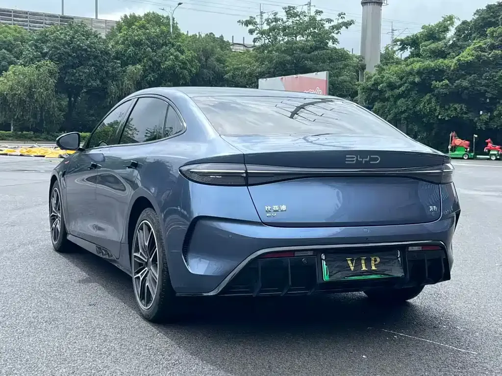 BYD Seal — фото 8