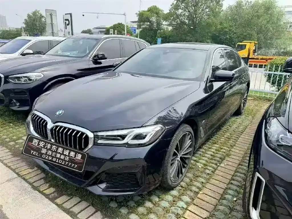 BMW 5 Series — фото 1