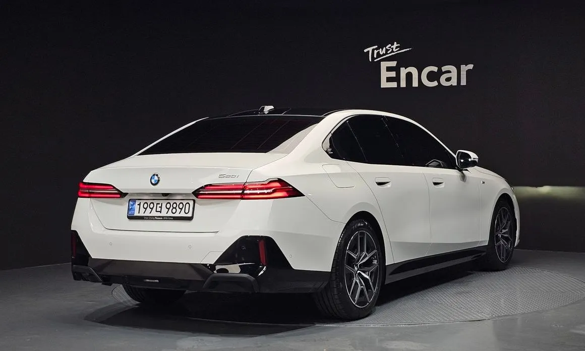 BMW 5-Series 2025 из KR, фото 2