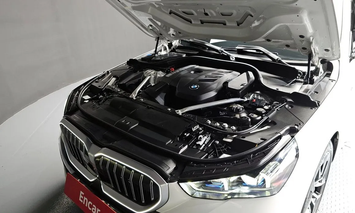 BMW 5-Series 2025 из KR, фото 7