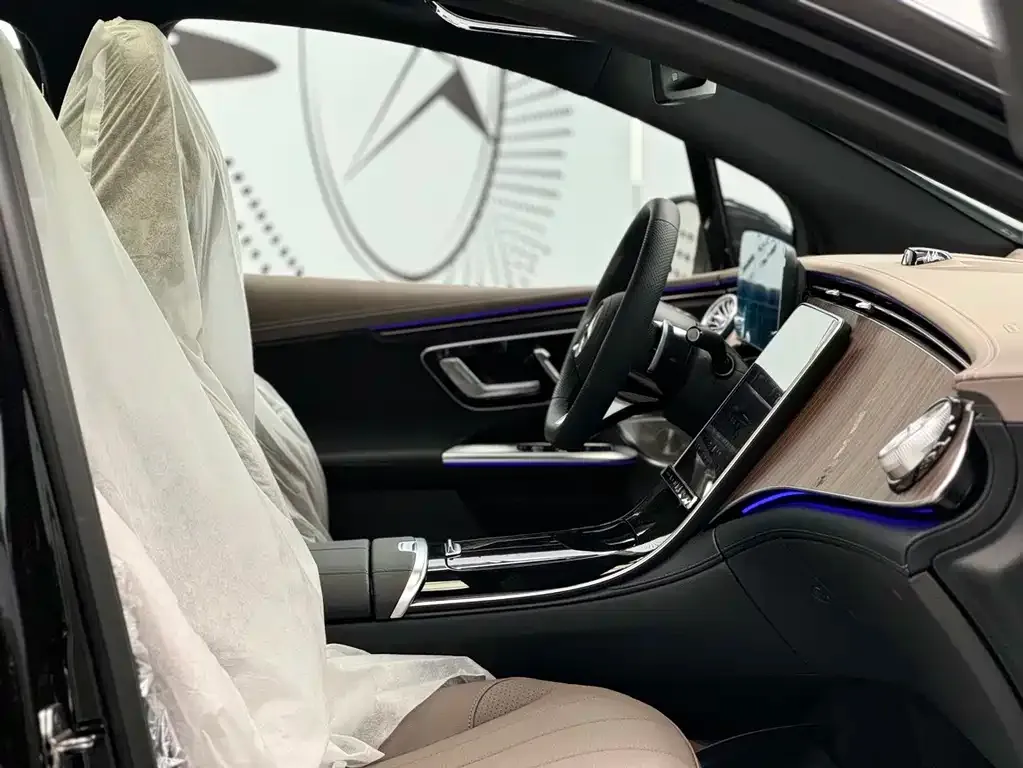 Mercedes-Benz EQE SUV — фото 10