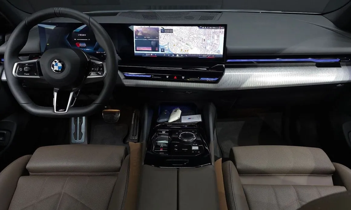 BMW 5-Series 2024 из KR, фото 10