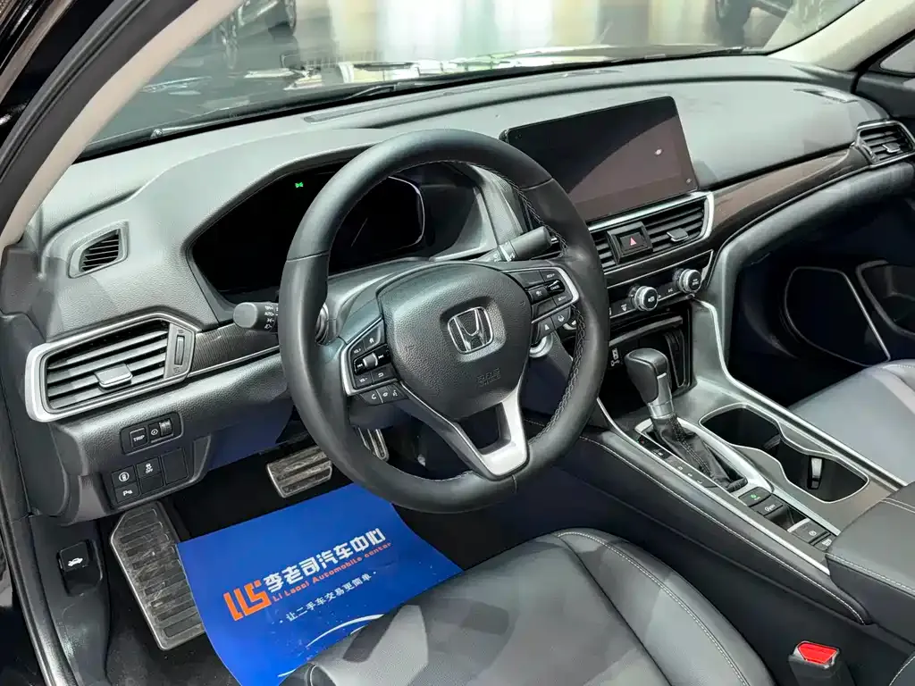 Honda Accord — фото 5