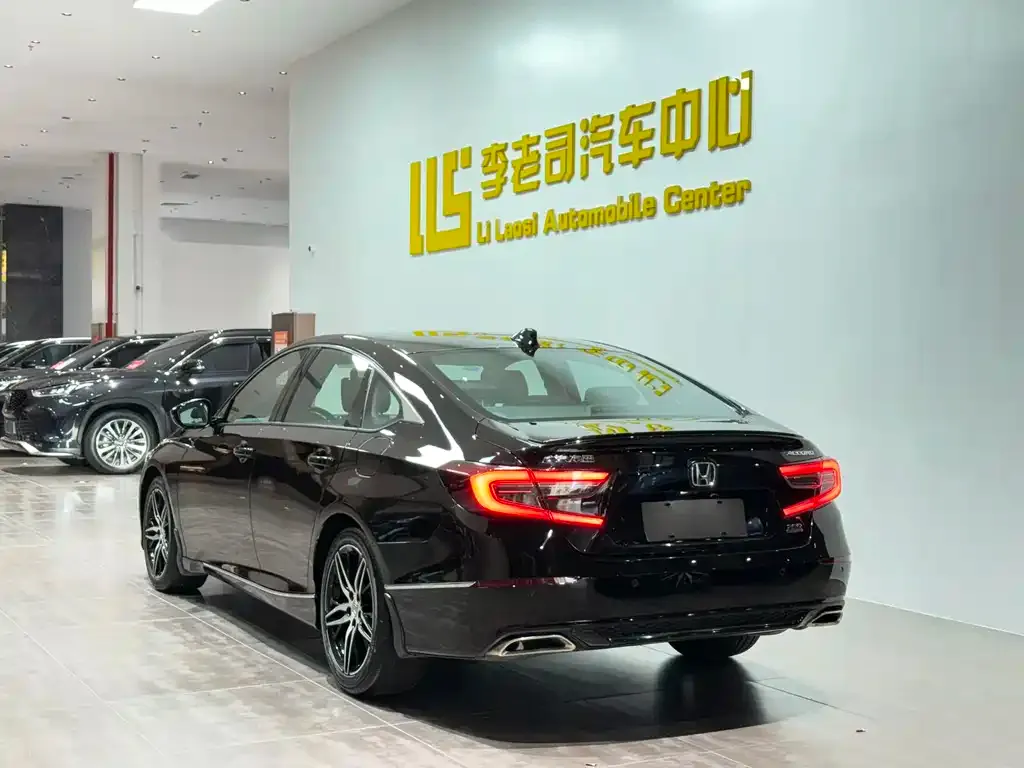 Honda Accord — фото 2