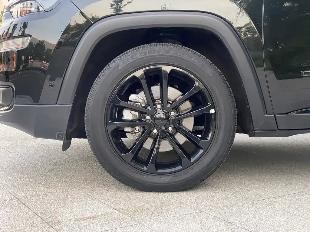 Jeep Grand Commander 2021 из CN, фото 8