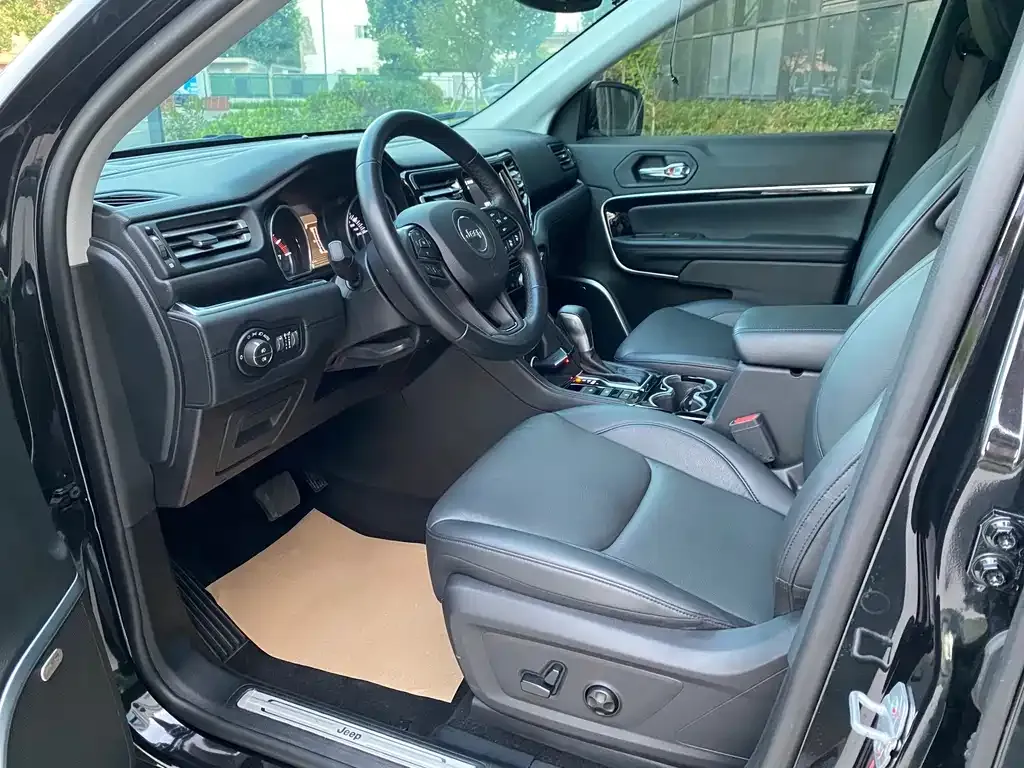 Jeep Grand Commander 2021 из CN, фото 7