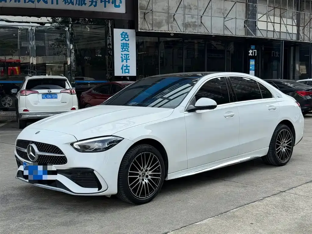 Mercedes-Benz C-Class — фото 1