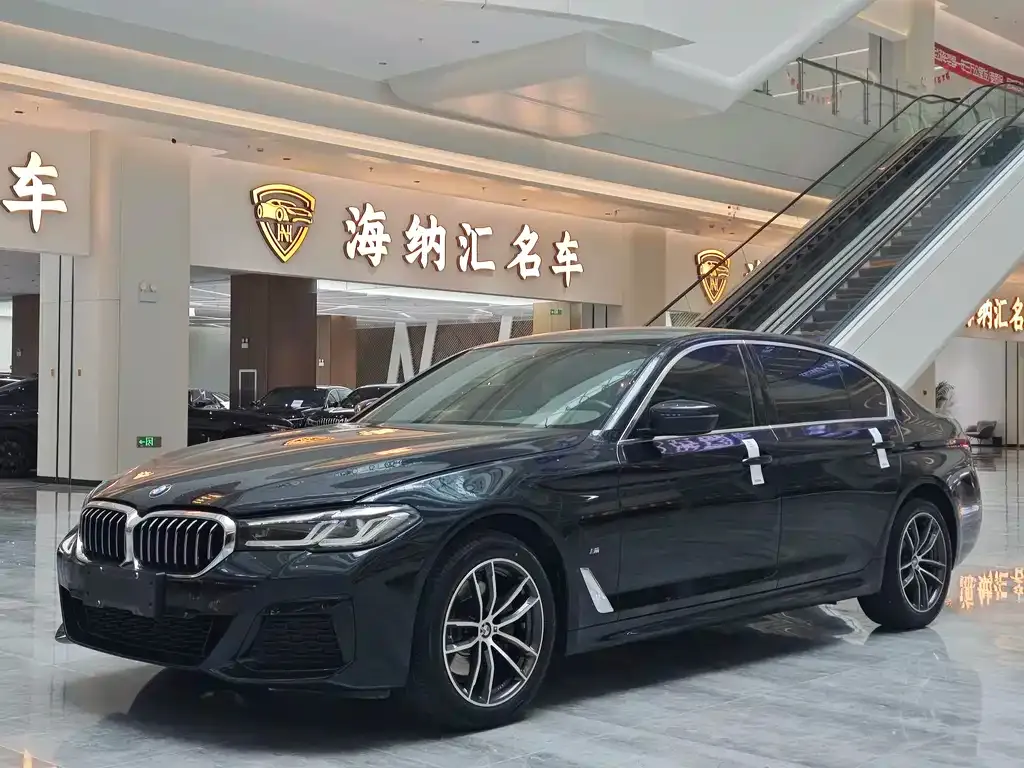 BMW 5 Series — фото 1