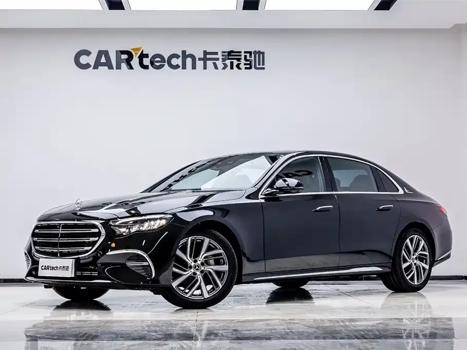Mercedes-Benz E-Class — фото 1