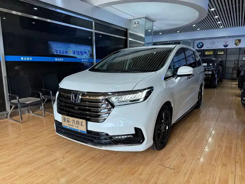 Honda Odyssey — фото 1