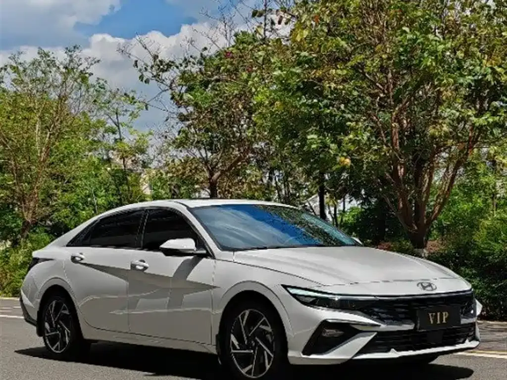 Hyundai Elantra — фото 3