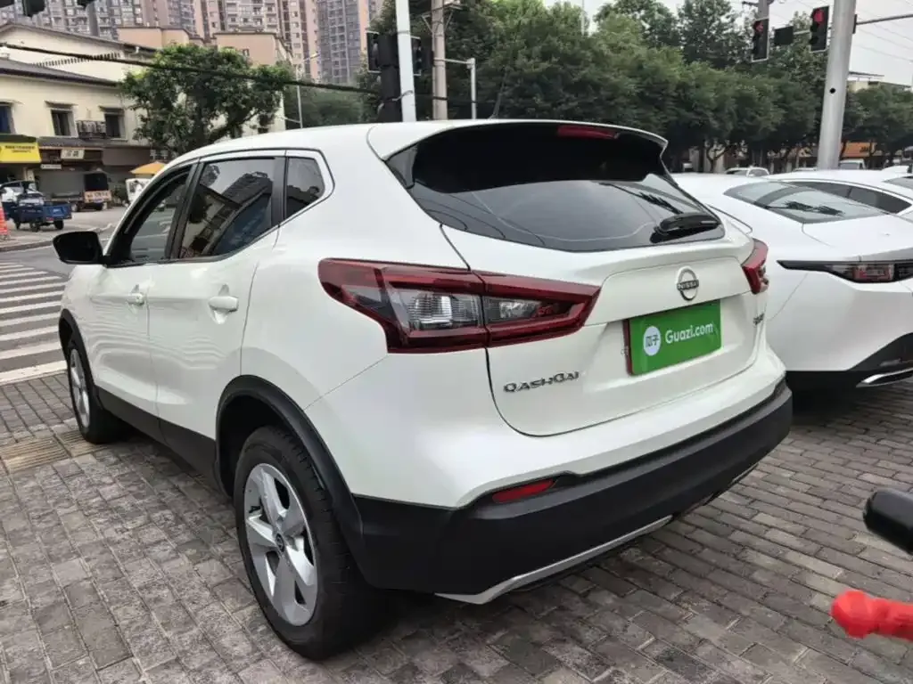 Nissan Qashqai — фото 7
