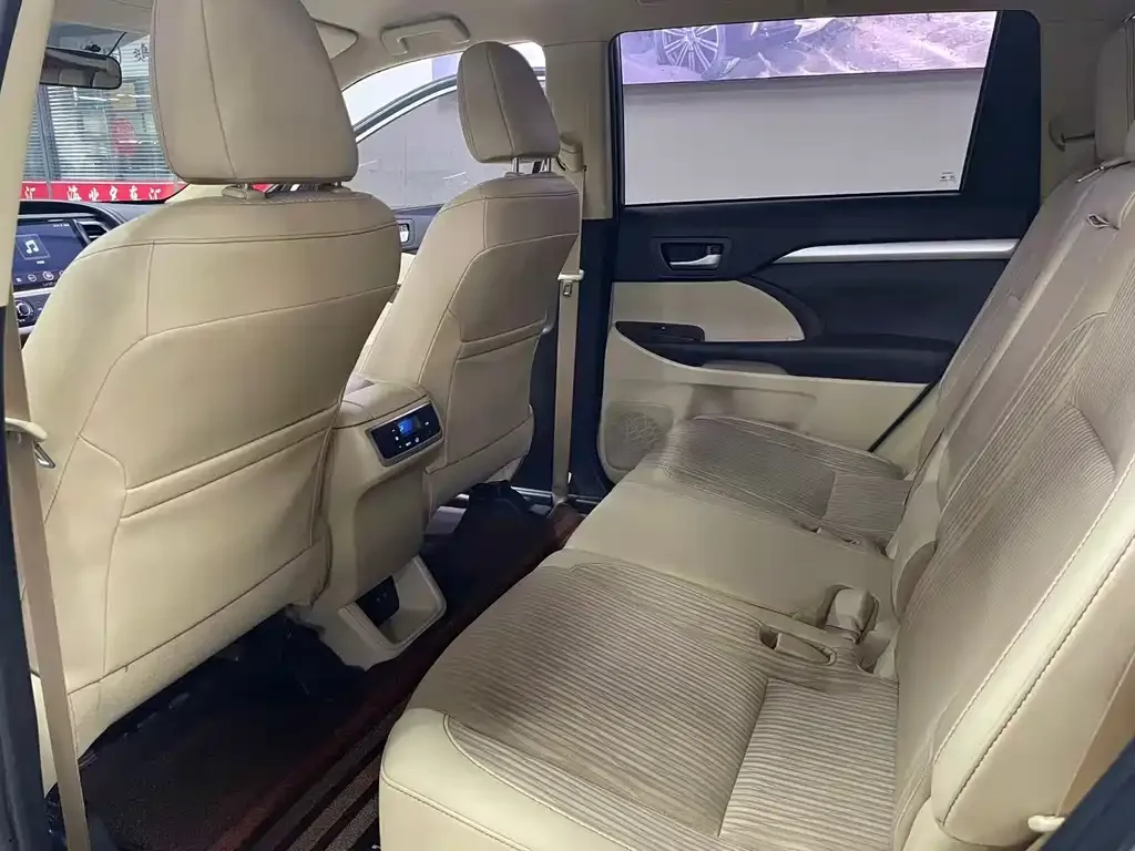 Toyota Highlander 2021 из CN, фото 5
