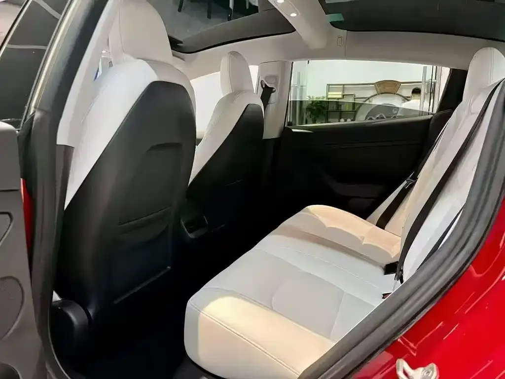 Tesla Model 3 — фото 2