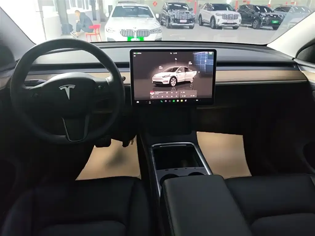 Tesla Model Y — фото 3