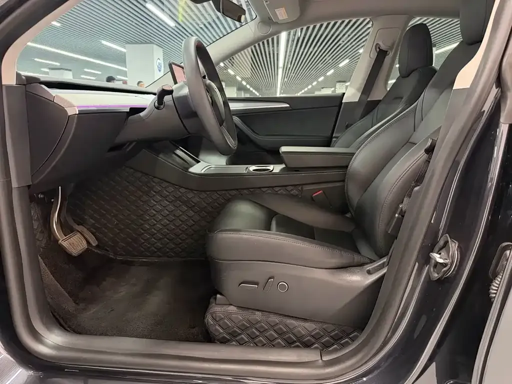 Tesla Model Y 2024 из CN, фото 9