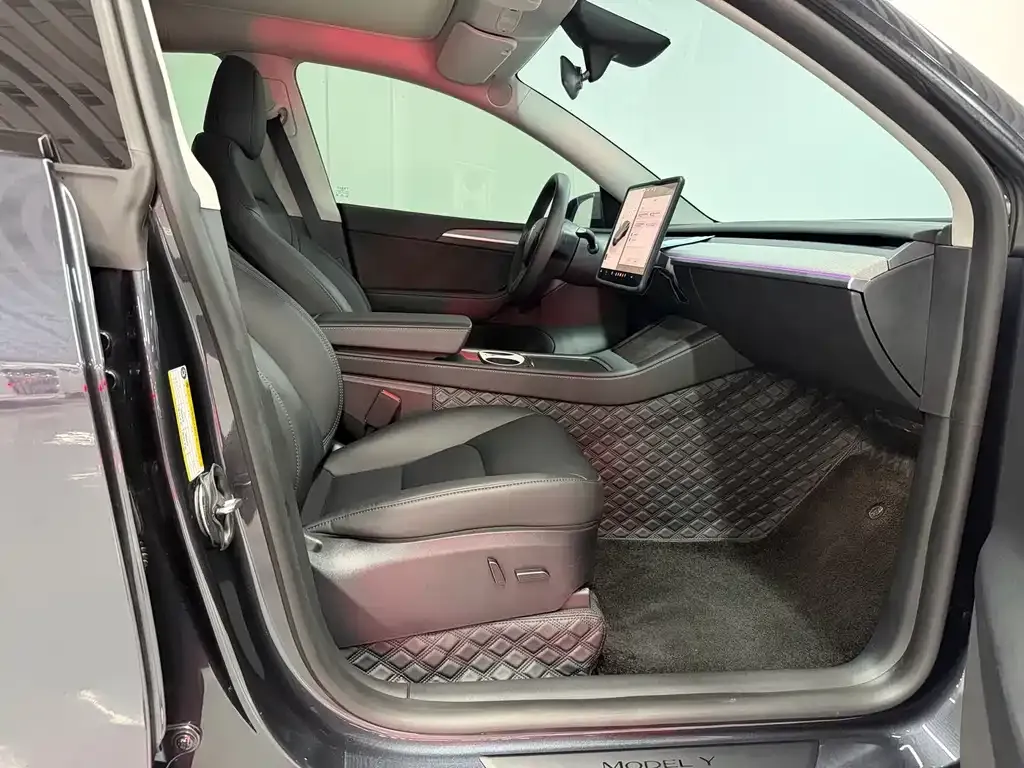 Tesla Model Y 2024 из CN, фото 8